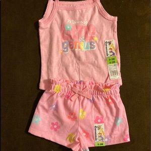 Brand new baby girl outfit. 0-3 months.
